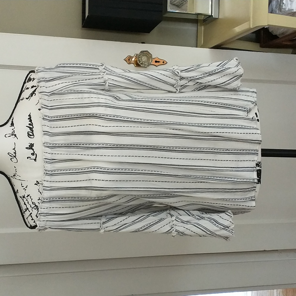 Adorable off shoulder blouse